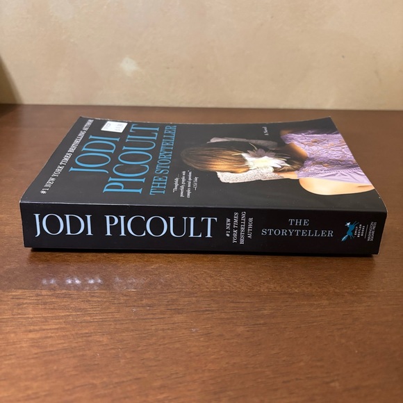 3/$20 📚 The Storyteller Jodi Picoult Paperback - Picture 4 of 7